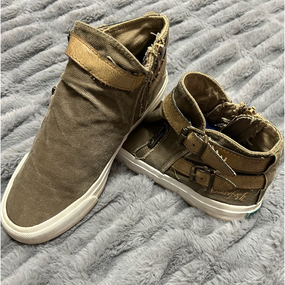 BLOWFISH MALIBU WOMENS CANVAS SHOES SIZE 7